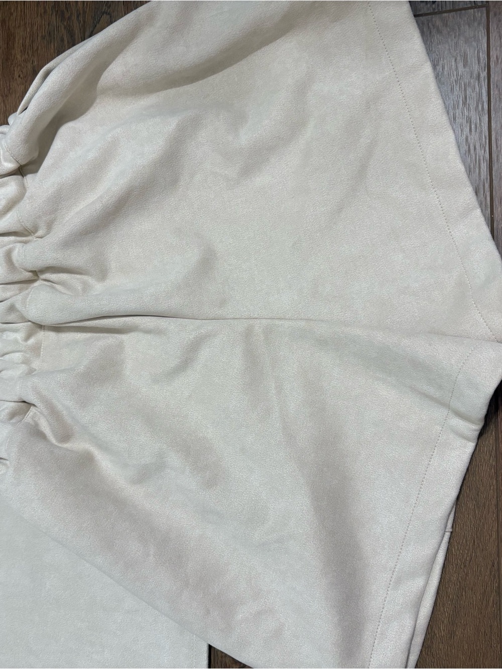 THML Women’s Faux Suede 2 Piece Short Set Ruffle Mock Neck Top & Shorts Size L - Picture 9 of 9